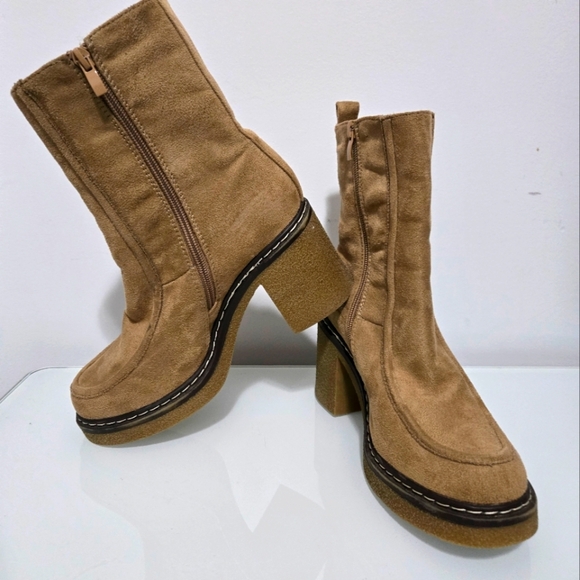 Aqua Moda CANADA- NEW- Waterproof Suede Camel Boots. Size 39/8-8.5 - Picture 1 of 12